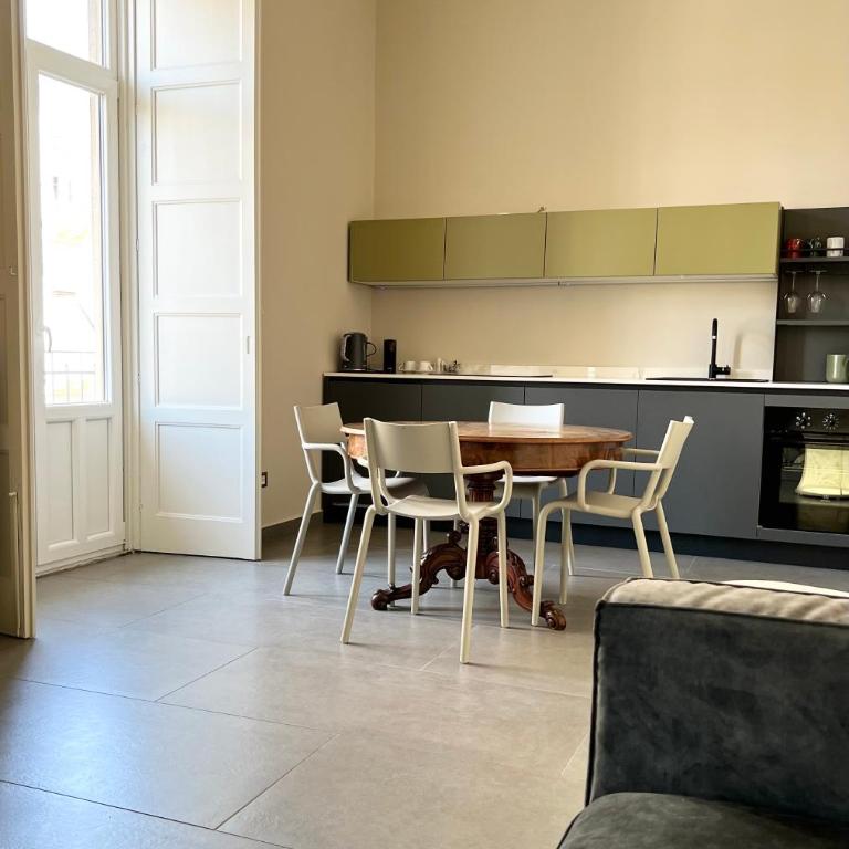 Catania Rooms - Deluxe Family Suite - 15