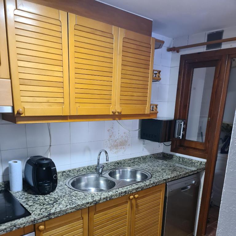 apartamento en lujoso puerto deportivo - Apartment mit 1 Schlafzimmer - 25