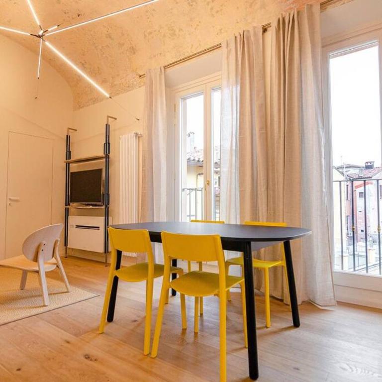 Casa Aldrovandi: Elegante e in Centro Storico - Appartamento con 2 Camere da Letto - 1