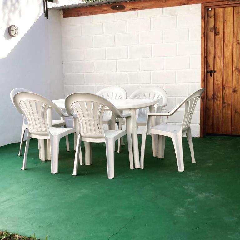 Complejo Quimey No se alquila a jóvenes y se reserva con el 30 porciento del total mediante depósito bancario - Two-Bedroom House - 10
