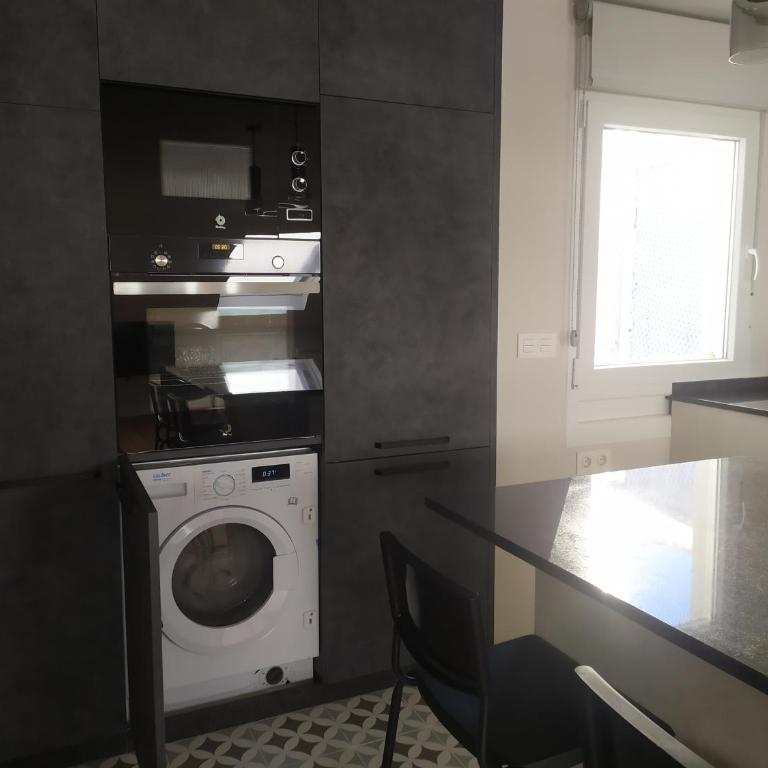 Ático 22 - céntrico, aire acondicionado y parking - Two-Bedroom Apartment - 11