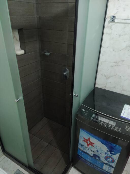 Departamentoo nuevo amoblado cerca a UAGRM, con excelente vista - One-Bedroom Apartment - 3