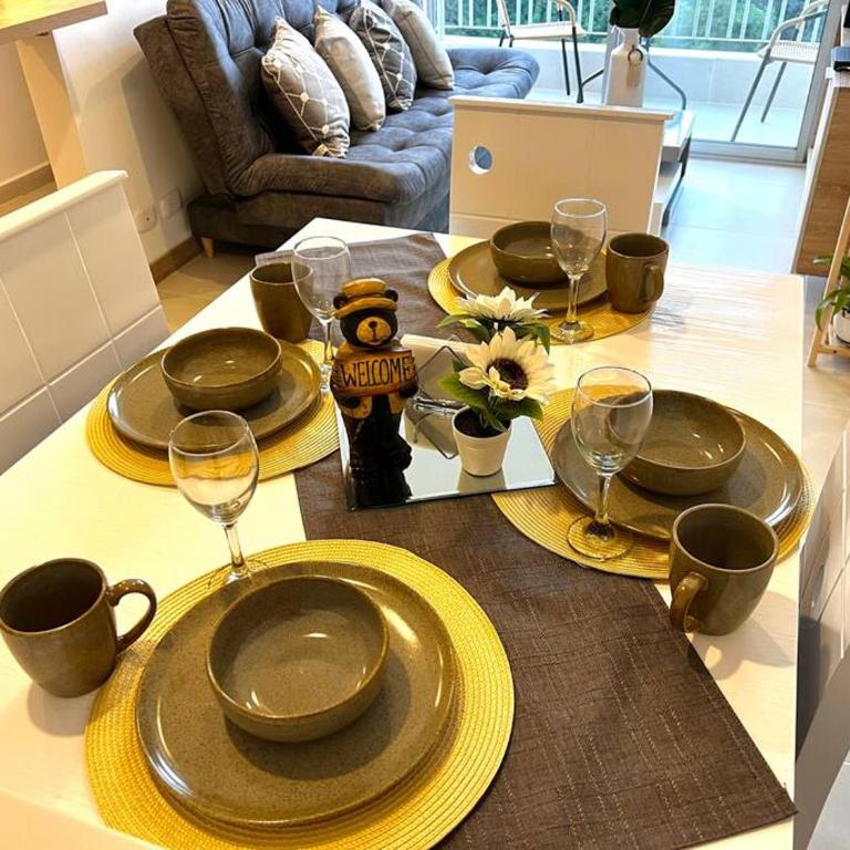 Espectacular vista cerca a cable plaza con Piscina - Three-Bedroom Apartment - 3