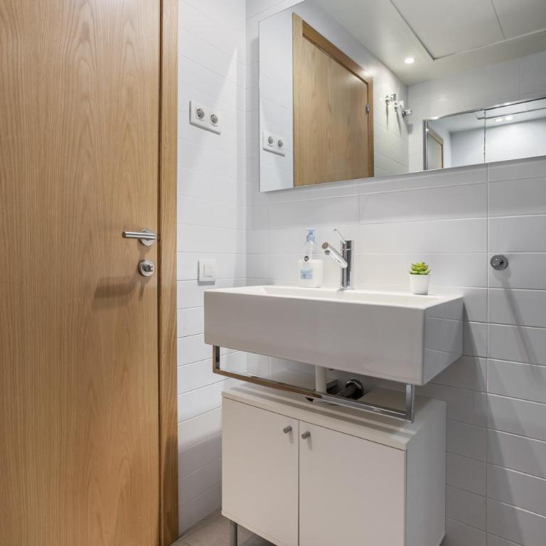 Flateli Navas A01 - Two-Bedroom Apartment - 12