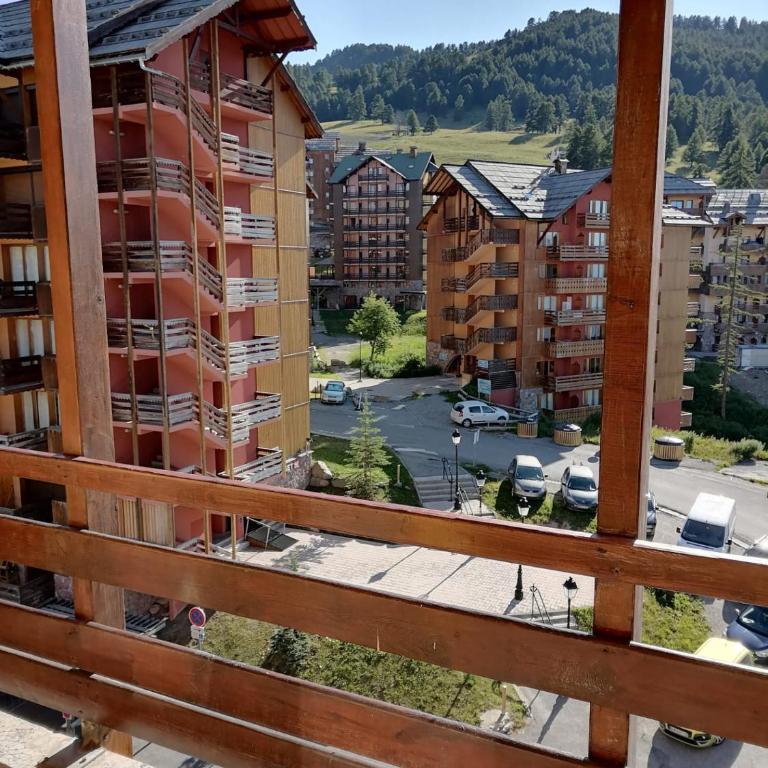 RisoulSki Constellation - Altaïr 66 – Duplex – 8 to 15 people – 6th floor – 4 bedrooms – 60m2 - 1