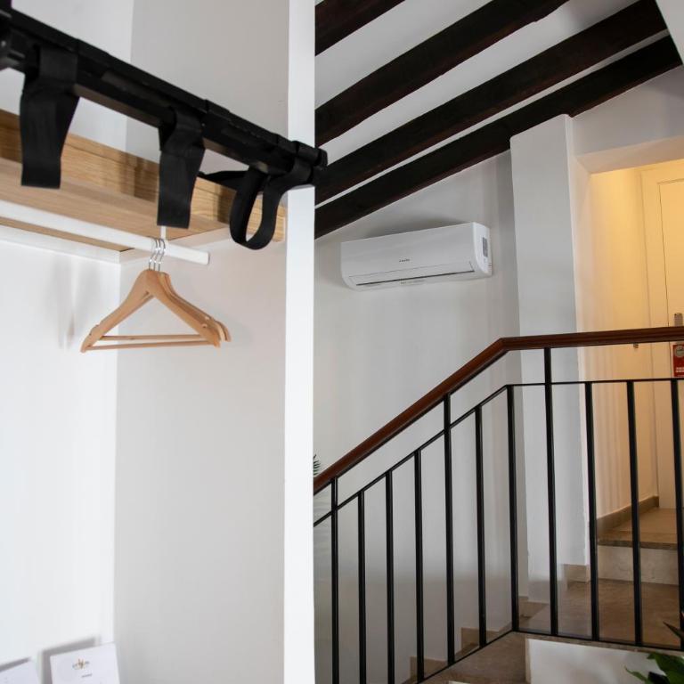 Vitium Córdoba - Habitación con cama grande y bañera de hidromasaje - 11