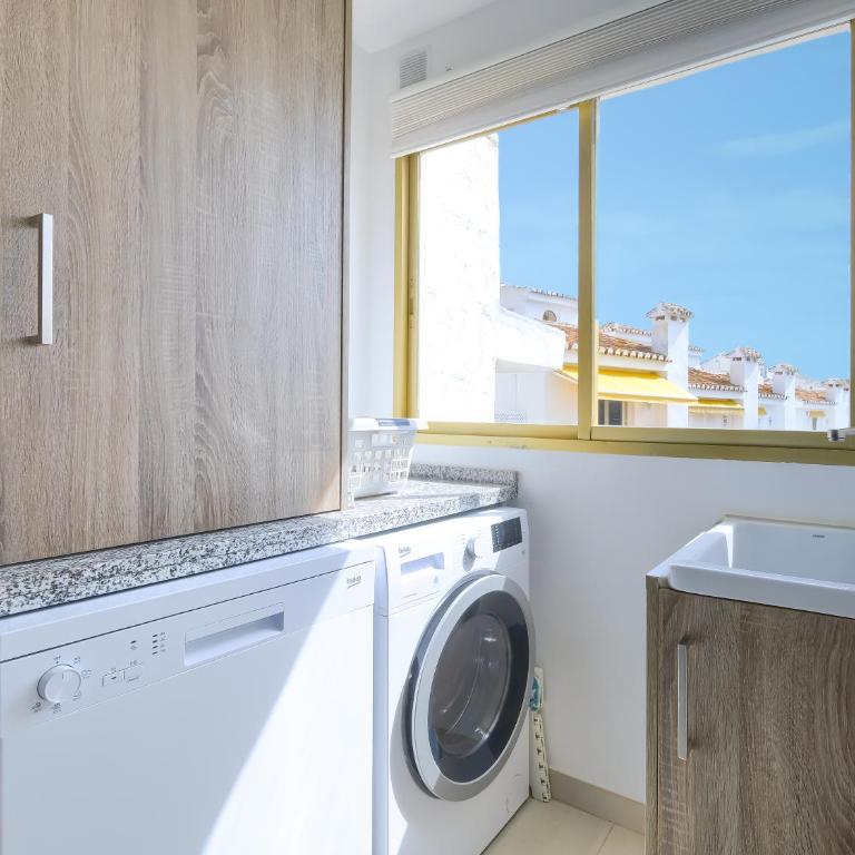 CALABELLA 1 Pirate View, frontline beach la Cala de Mijas, Wi-Fi - Apartamento de 3 dormitorios - 8