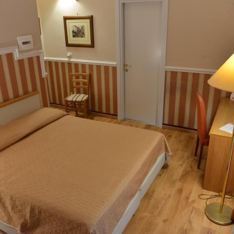 Catania Centro Rooms - Economy Double or Twin Room - 7