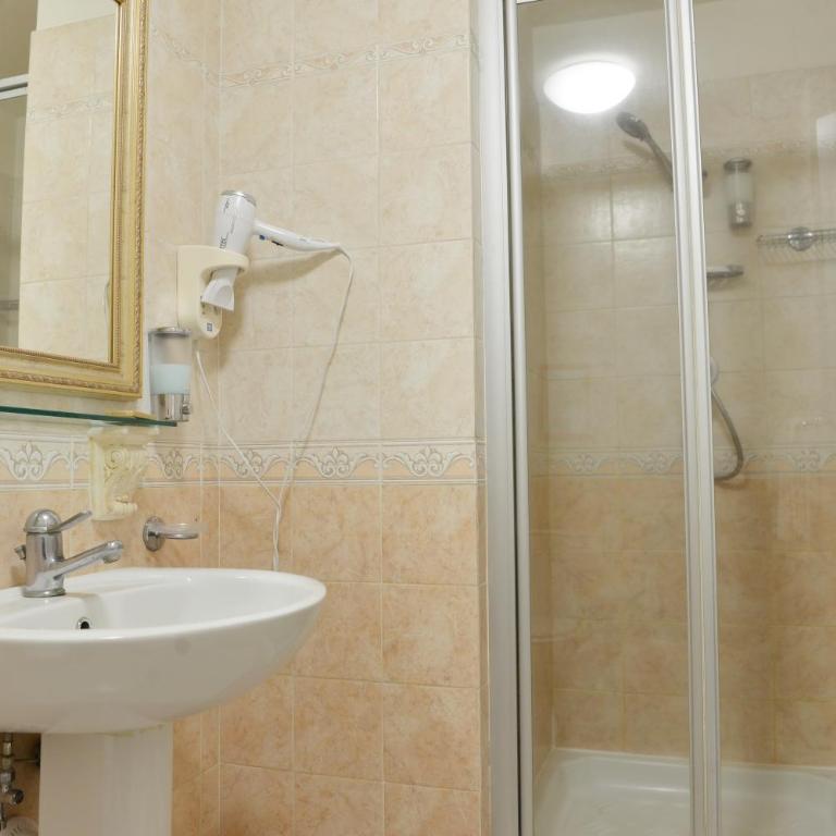 Catania Centro Rooms - Economy Double or Twin Room - 5