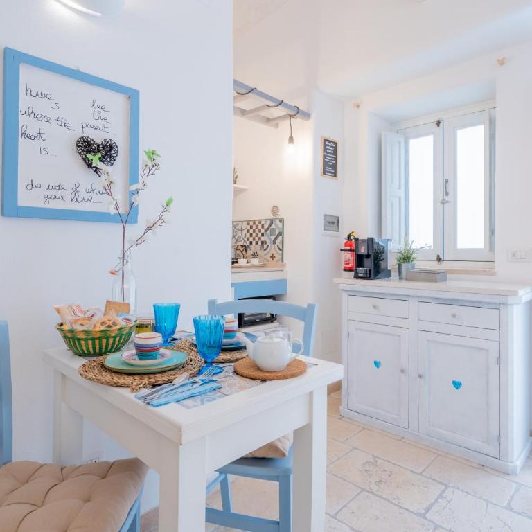 Vico di Ostuni Stone Houses in the Heart of Ostuni by Rentbeat - Casa Vacanze - 1