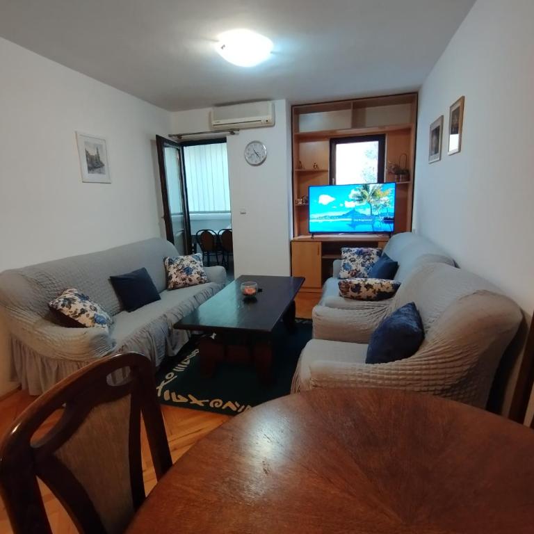 Apartment in Budva - Two-Bedroom Apartment - 2