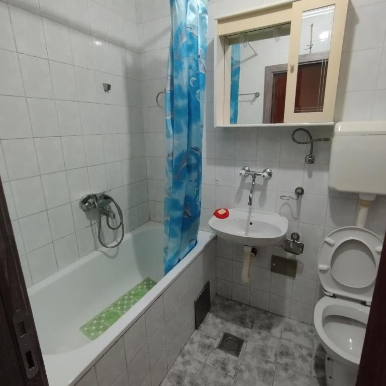 Apartment in Budva - Two-Bedroom Apartment - 12