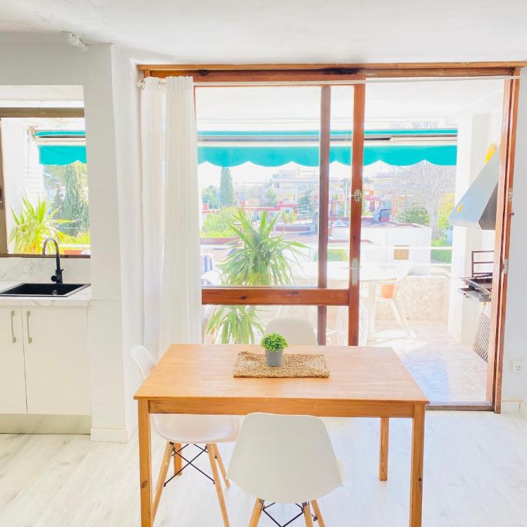 BBQ - POOL - Costa Apartments - One-Bedroom Apartment - 5