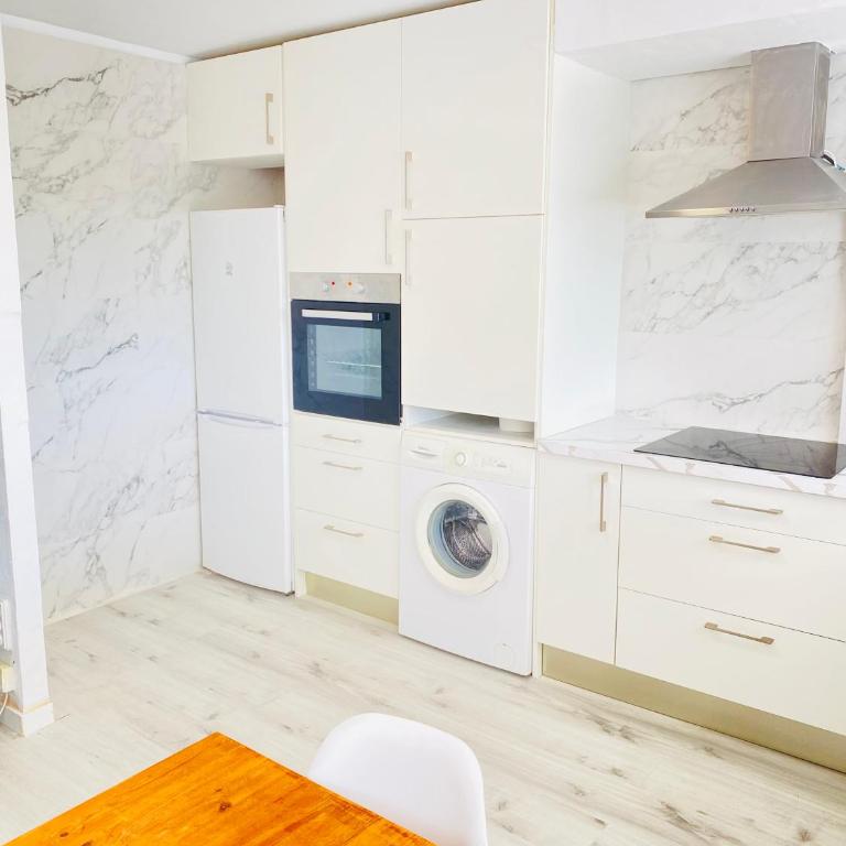 BBQ - POOL - Costa Apartments - One-Bedroom Apartment - 7