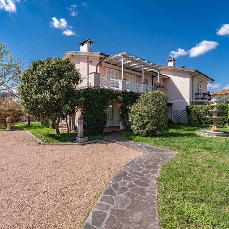 GuestHost - Ponte a Moriano Villa with Private Parking&Garden! - Two-Bedroom Villa - 24