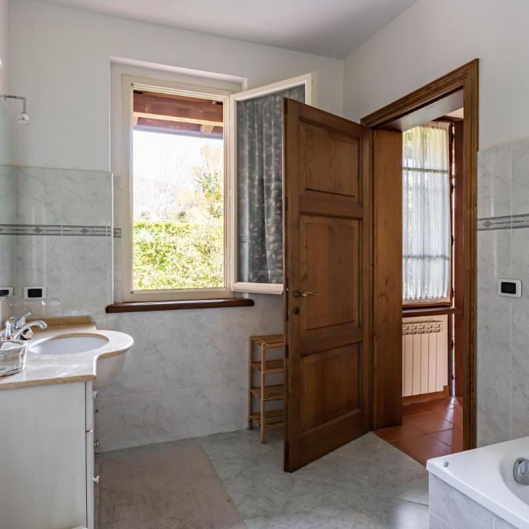 GuestHost - Ponte a Moriano Villa with Private Parking&Garden! - Two-Bedroom Villa - 10