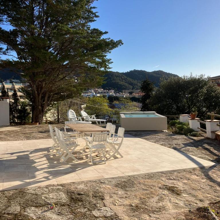LETS HOLIDAYS Big House with Bbq and Dining Room Outside - Casa de 5 dormitorios - 4