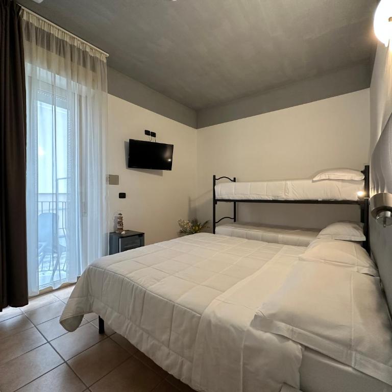 Noah Beach Hotel - Camera Familiare con Balcone - 1