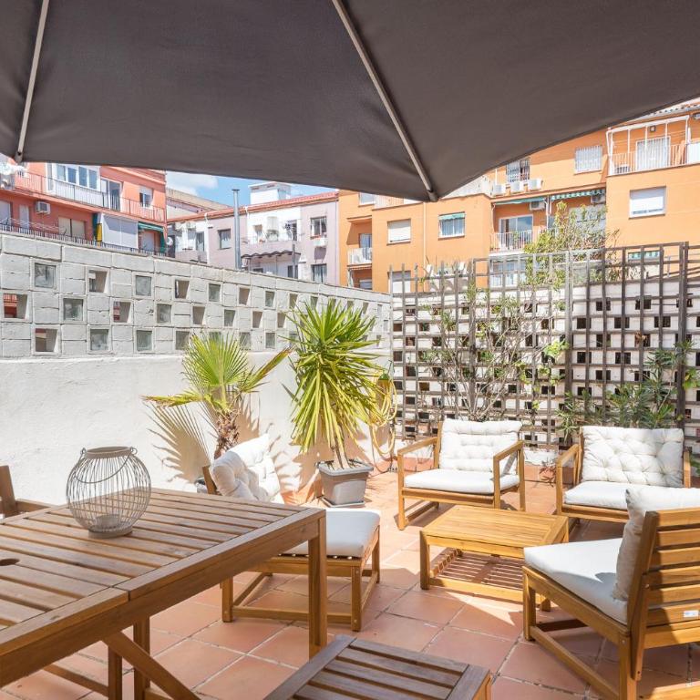Apartment with terrace a step away from Montjuic, Barcelona - Two-Bedroom Apartment - 20