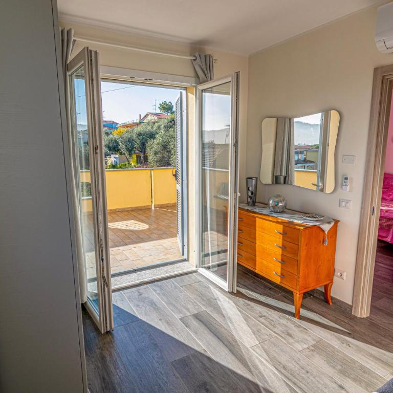 Villa Mimosa Diano Marina: exclusive use villa, garden, barbecue, 3 bedrooms and 3 bathrooms - Villa - 47