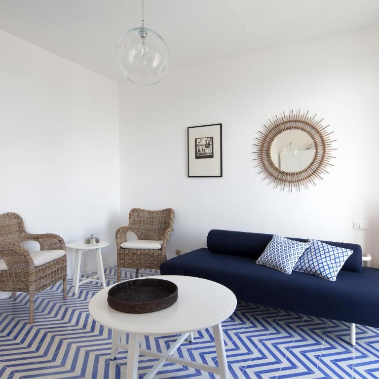 "San Giovanni Apartment" Seaview, terrace, 2 Aircondo BDR, 3rd floor, Free Garage 200 mt far, from Train platform elevator to the upper walking road, 200mt to home - Apartamento de 2 dormitorios - 17