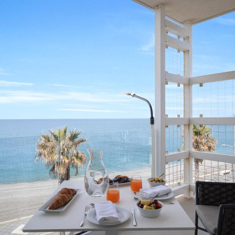 Seaside Hotel - Camera Matrimoniale Deluxe con Balcone e Vista Mare - 2