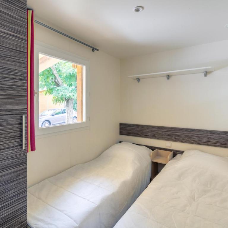 Camping Lou Cabasson - Mobile Home 3 Chambres (6-8 Adultes) - 4