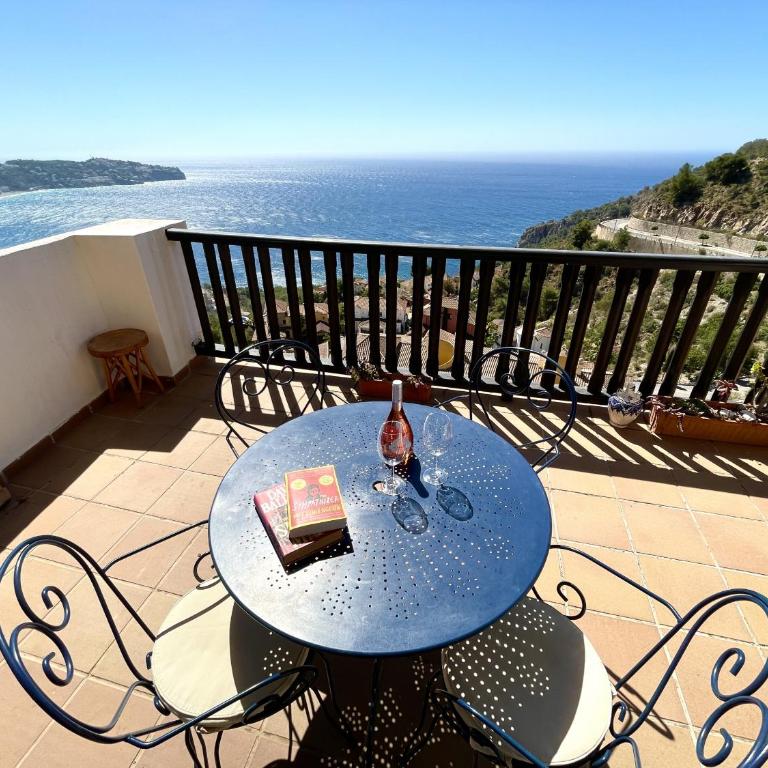 Lovely 2 bed apartment with views & communal pool - Apartment with Sea View - 3