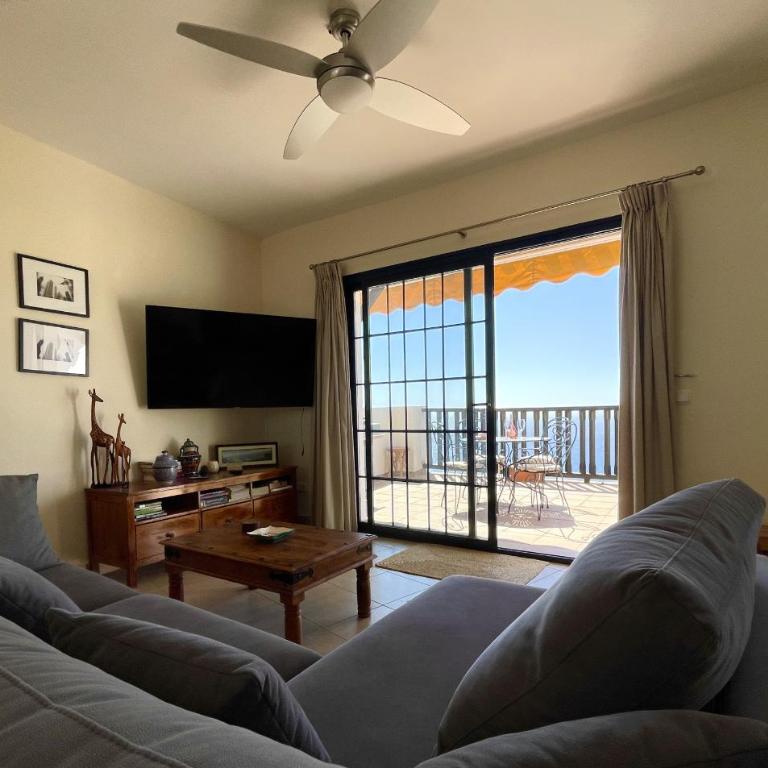 Lovely 2 bed apartment with views & communal pool - Apartment with Sea View - 4