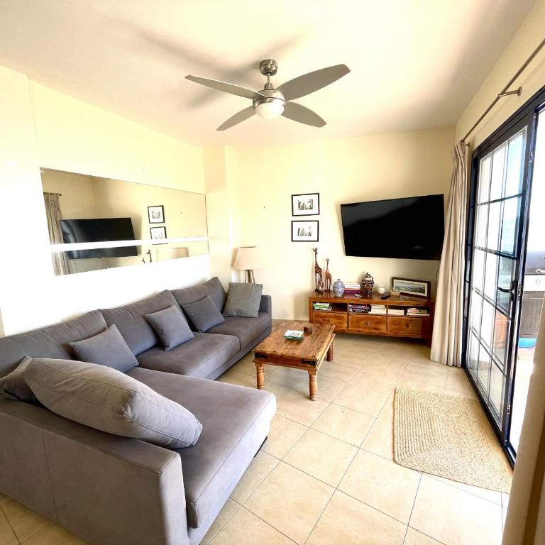 Lovely 2 bed apartment with views & communal pool - Apartment with Sea View - 5