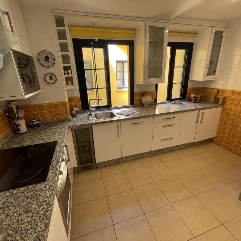 Lovely 2 bed apartment with views & communal pool - Apartment with Sea View - 7