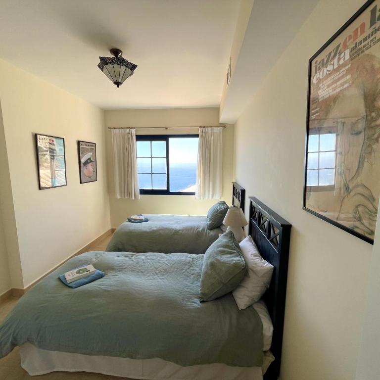 Lovely 2 bed apartment with views & communal pool - Apartment with Sea View - 10