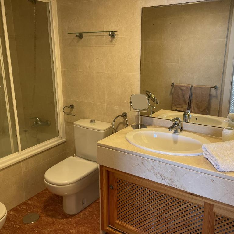 Lovely 2 bed apartment with views & communal pool - Apartment with Sea View - 15
