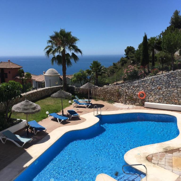 Lovely 2 bed apartment with views & communal pool - Apartment with Sea View - 30