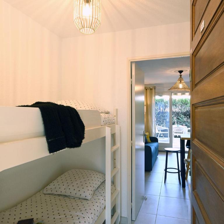 Charmant studio 2à4 pers avec jardin et place de parking situé à 5 min à pied de la mer - Studio avec Terrasse - 11