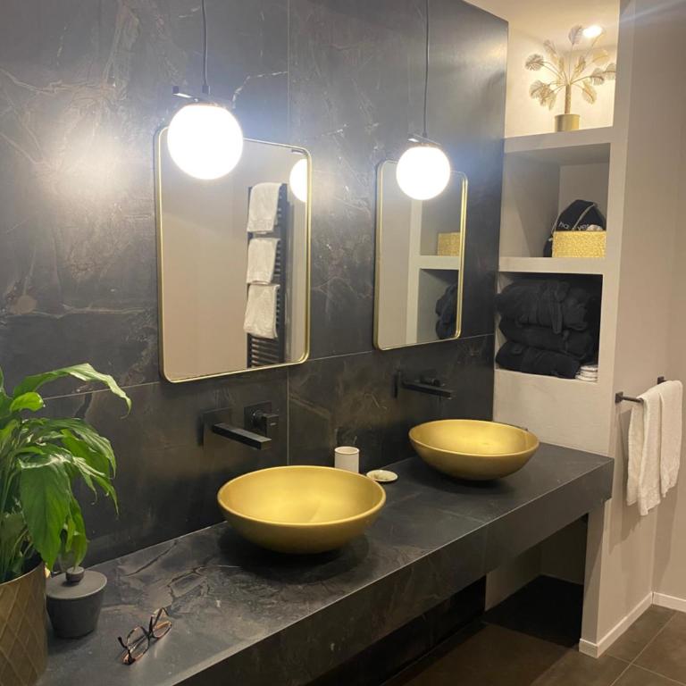 INTOMILAN Galleria Duomo I Boutique & Design Aparthotel - Deluxe King Suite - 5
