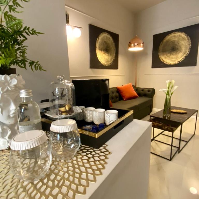 INTOMILAN Galleria Duomo I Boutique & Design Aparthotel - Deluxe King Suite - 2
