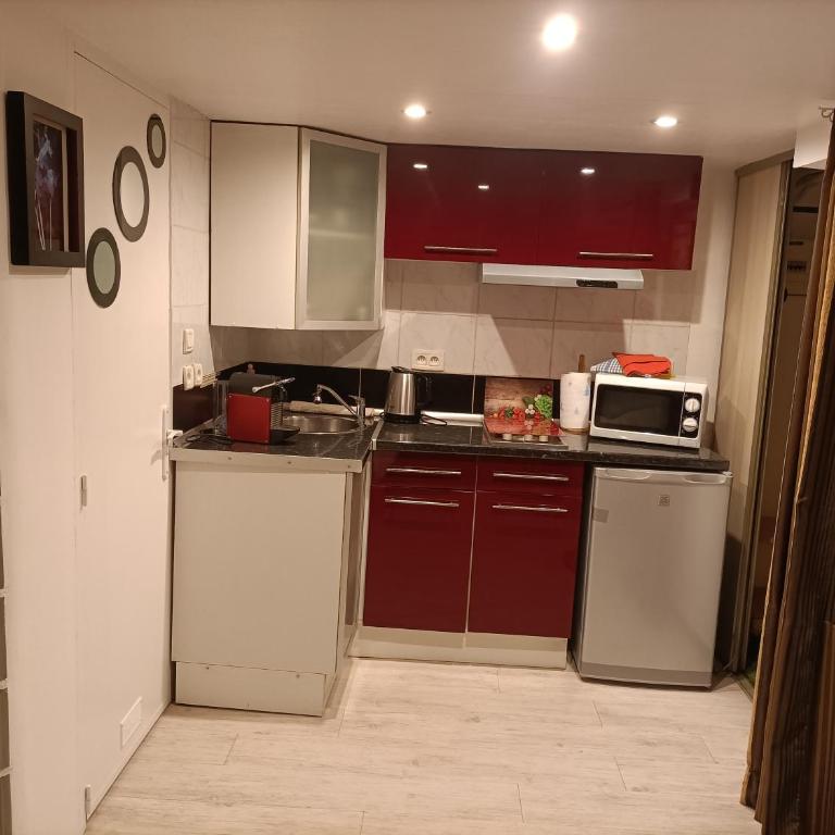Cielito Lindo - Studio (2 Adults) - 5