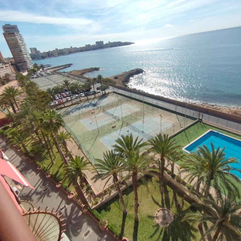 Very lightful apartment. Incredible sea views. Big terrace, Swimming pool. AC. Very close to Alicante city center. - Two-Bedroom Apartment - 4