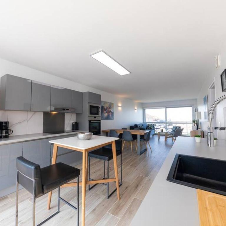 BORD DE PLAGE.Magnifique Appartement face Mer. - Appartement 2 Chambres - 7