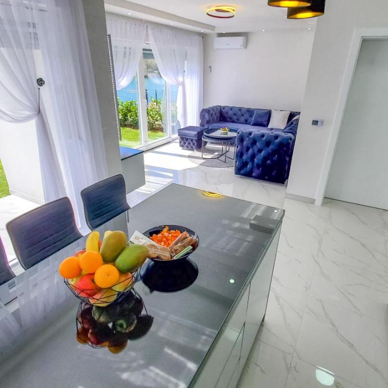 House De Luxe - One-Bedroom Villa - 36