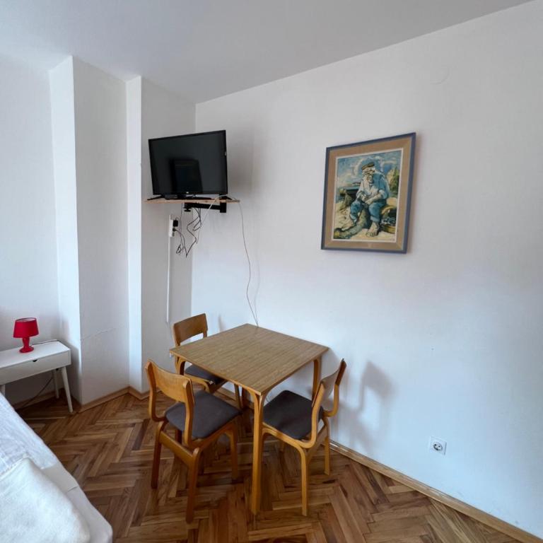 Ksenia Guesthouse Apartments and Studios - Apartman sa Pogledom na Vrt - 4