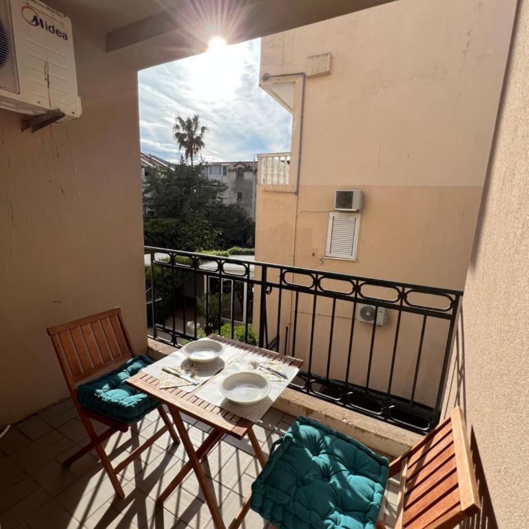 Ksenia Guesthouse Apartments and Studios - Superior Studio - 4