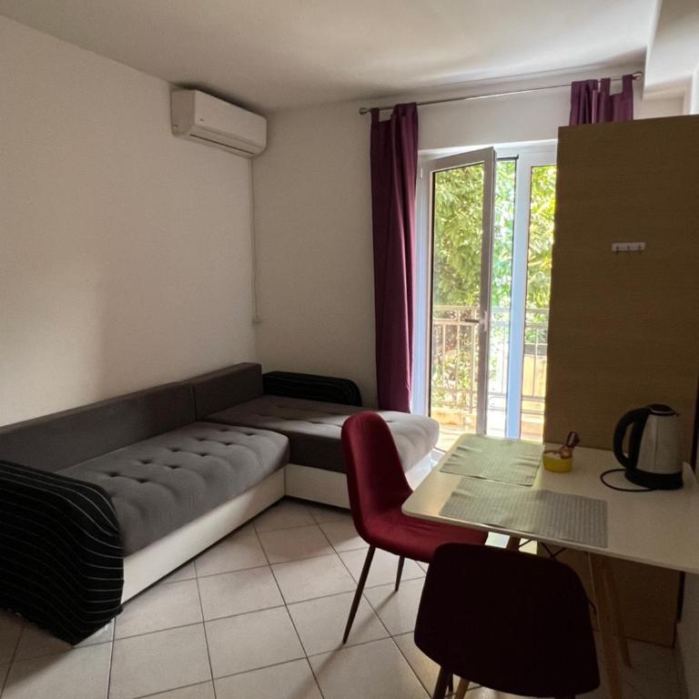 Ksenia Guesthouse Apartments and Studios - Apartman sa Pogledom na Vrt - 1