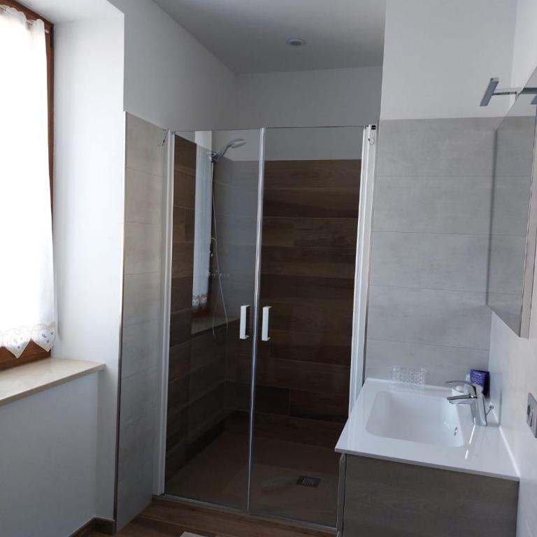 B&B ANGELA Valdinon - Habitación Doble Estándar con balcón - 1 o 2 camas - 4