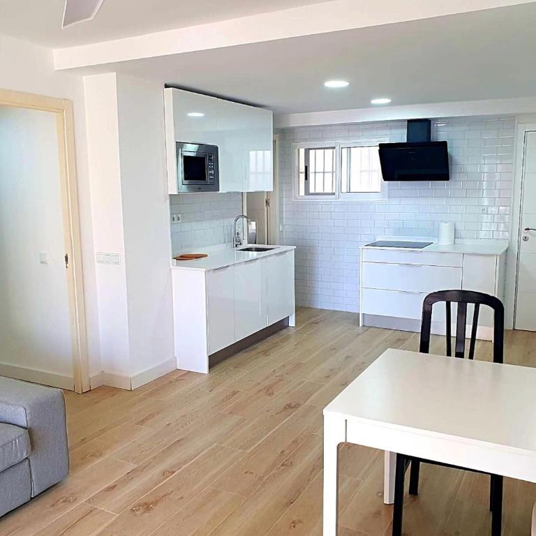 First line apartment with 3 bedrooms and seaviews - Apartment - 2