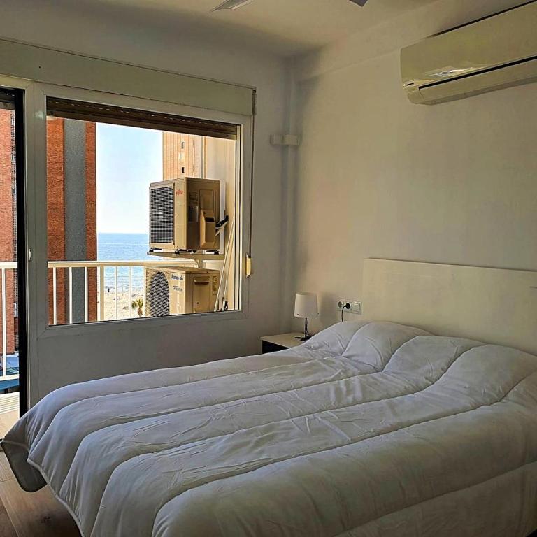 First line apartment with 3 bedrooms and seaviews - Apartment - 6