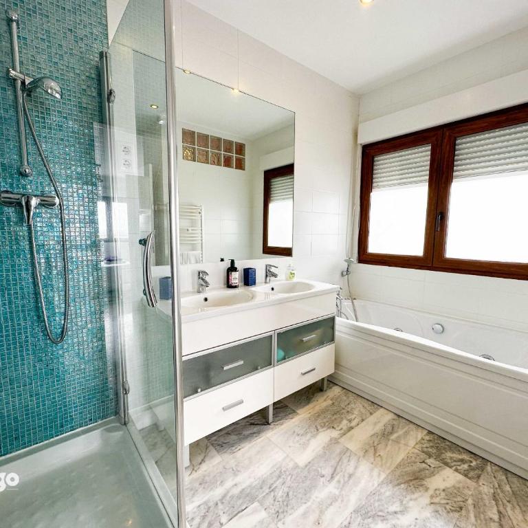 Riverview 4 Bedroom House, with Private Pool STE003 - Casa de 4 dormitorios - 37