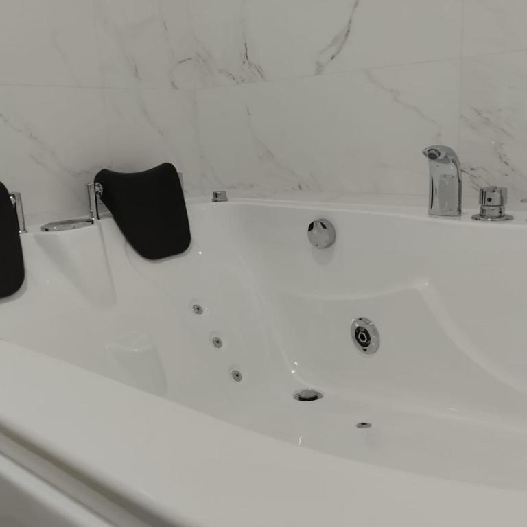 Mini Estudio JACUZZI DOBLE SEVILLA "POLIGONO INDUSTRIAL" - Apartamento de 1 dormitorio - 15