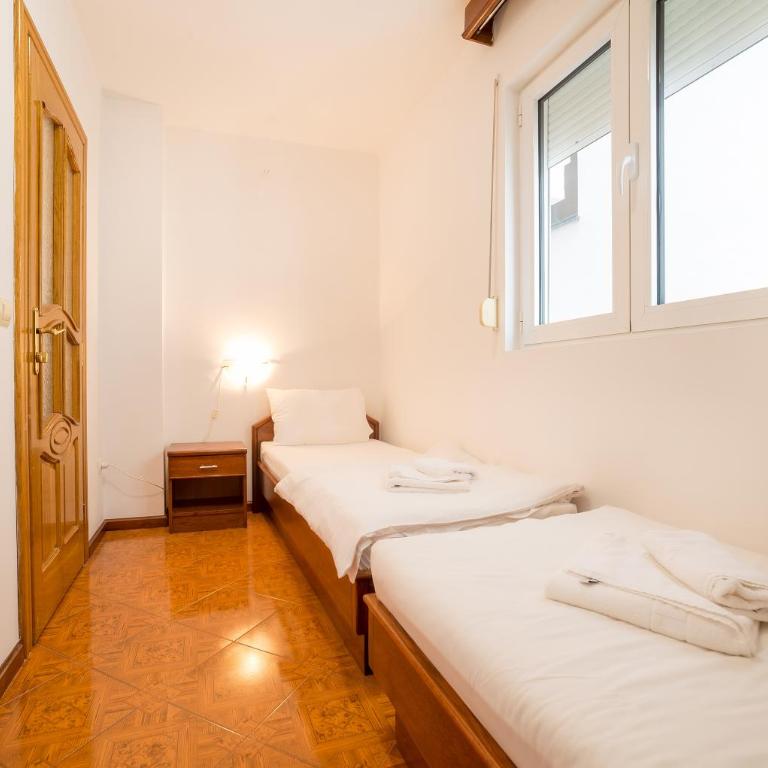 Garni Hotel MB - Porodična Soba sa Balkonom - 4